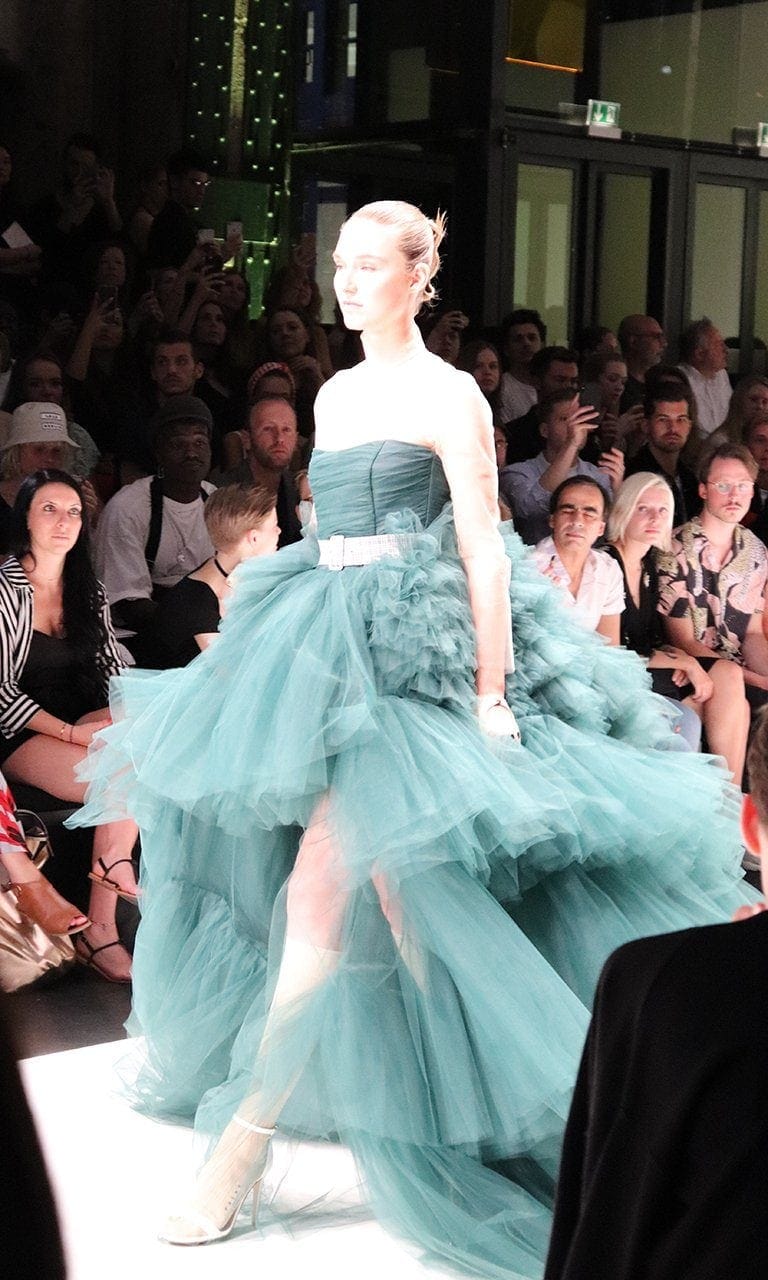 Fashion Week Berlin - Spring / Summer 19 18 My June Fashion Favorite - Jumpsuit mit Print